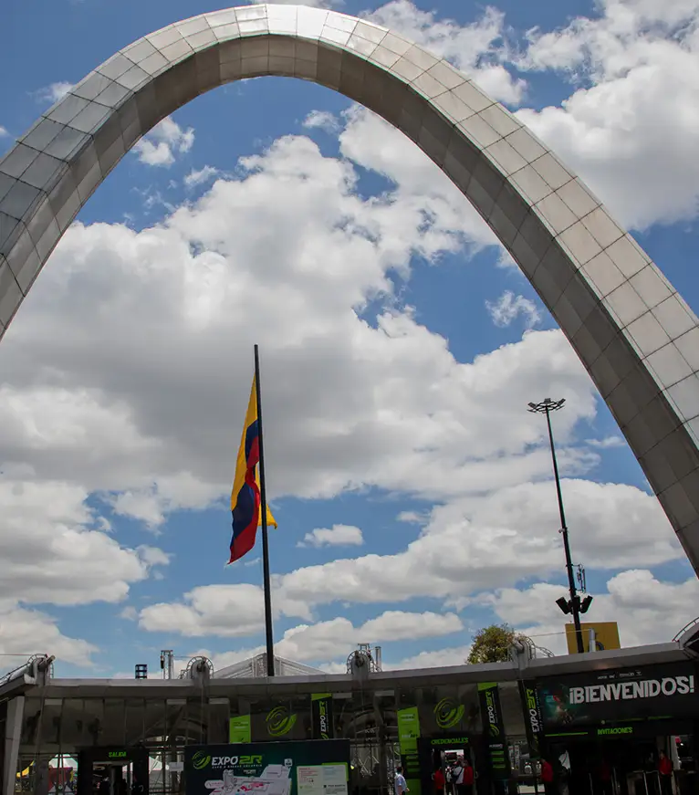 Moto blanca - Expo 2 Ruedas